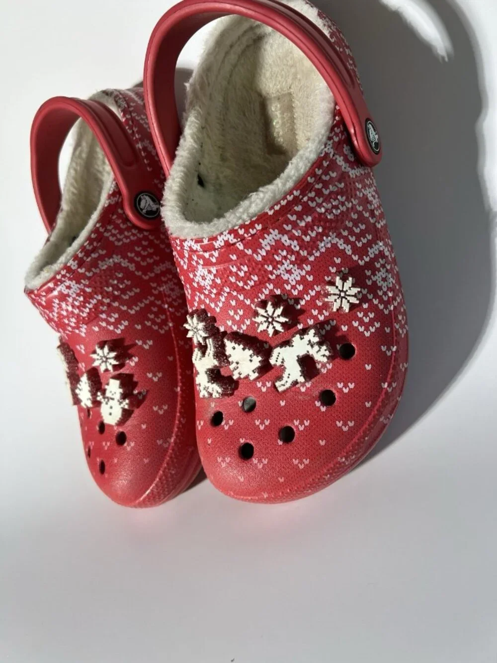 Women's Size 7 Crocs Lined Holiday Charm Clog Red/White w/Jibbitz Ugly Sweater - Picture 10 of 15